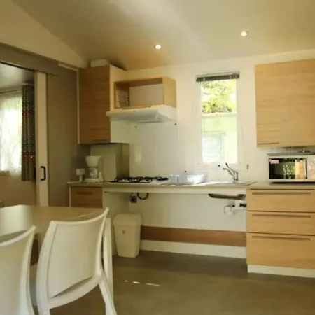 Mobil-home Cosy Avec Terrasse - 5 Pers. - Api-1-52-1983 *